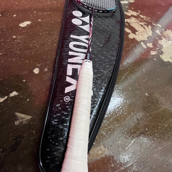 Yonex BadmintonRacquet Astrox 100zz 27Lb Tension Exbolt 63 String Dark Red 4UG5 - Picture 5 of 13